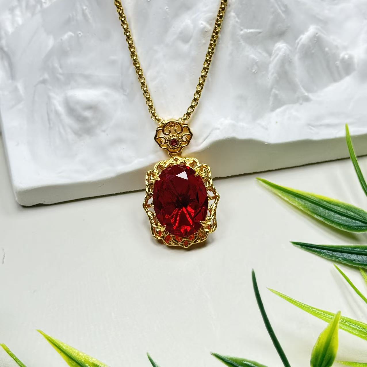 于 D171 红色吊坠 新款时尚百搭男女款 多样性发其一