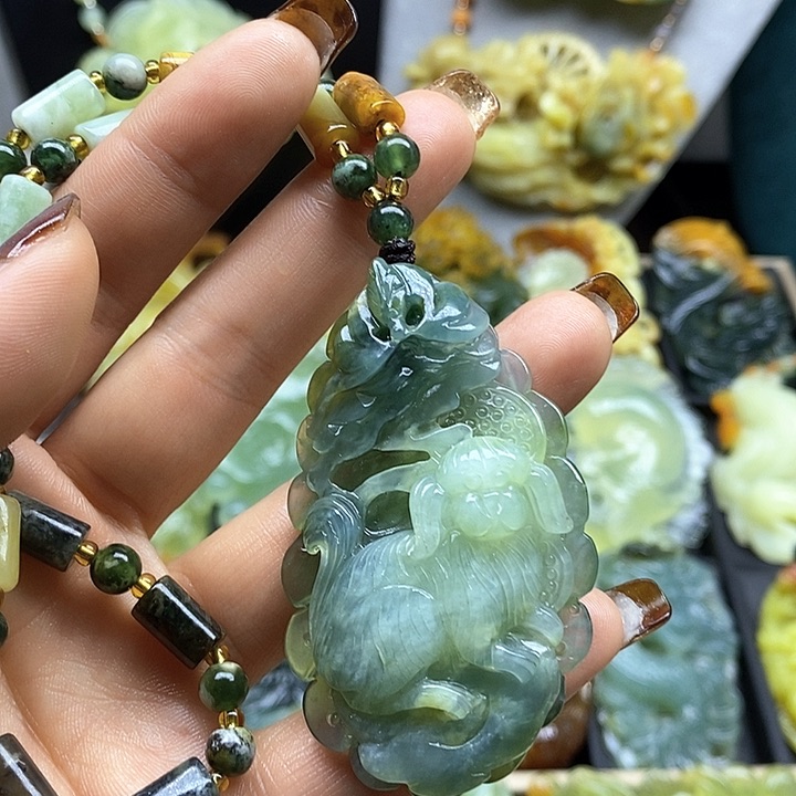 蛇纹石玉未镶嵌挂件