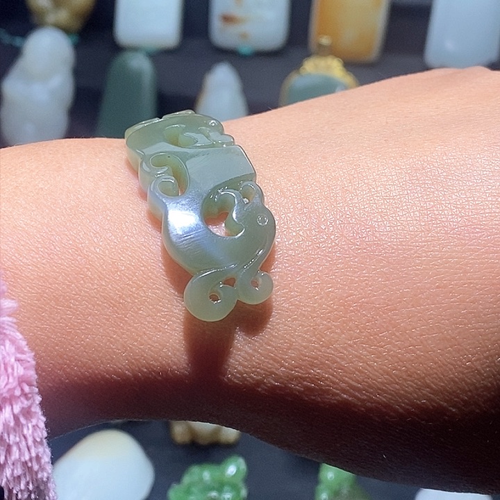 和田玉手牌未镶嵌