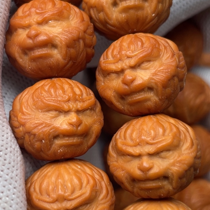 手串猴头核桃玉****工大圣