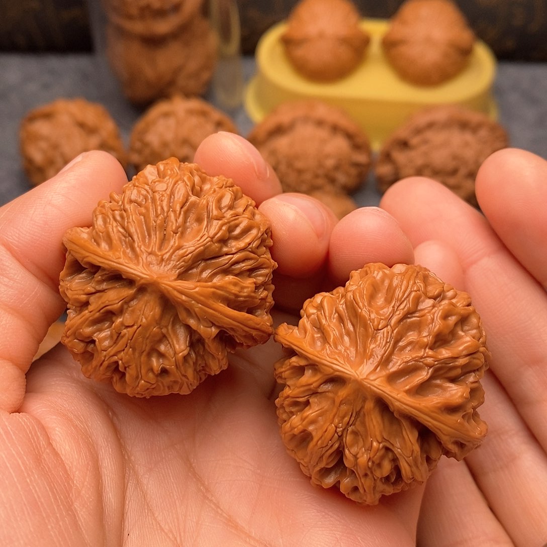 文玩核桃把件苹果园37红皮