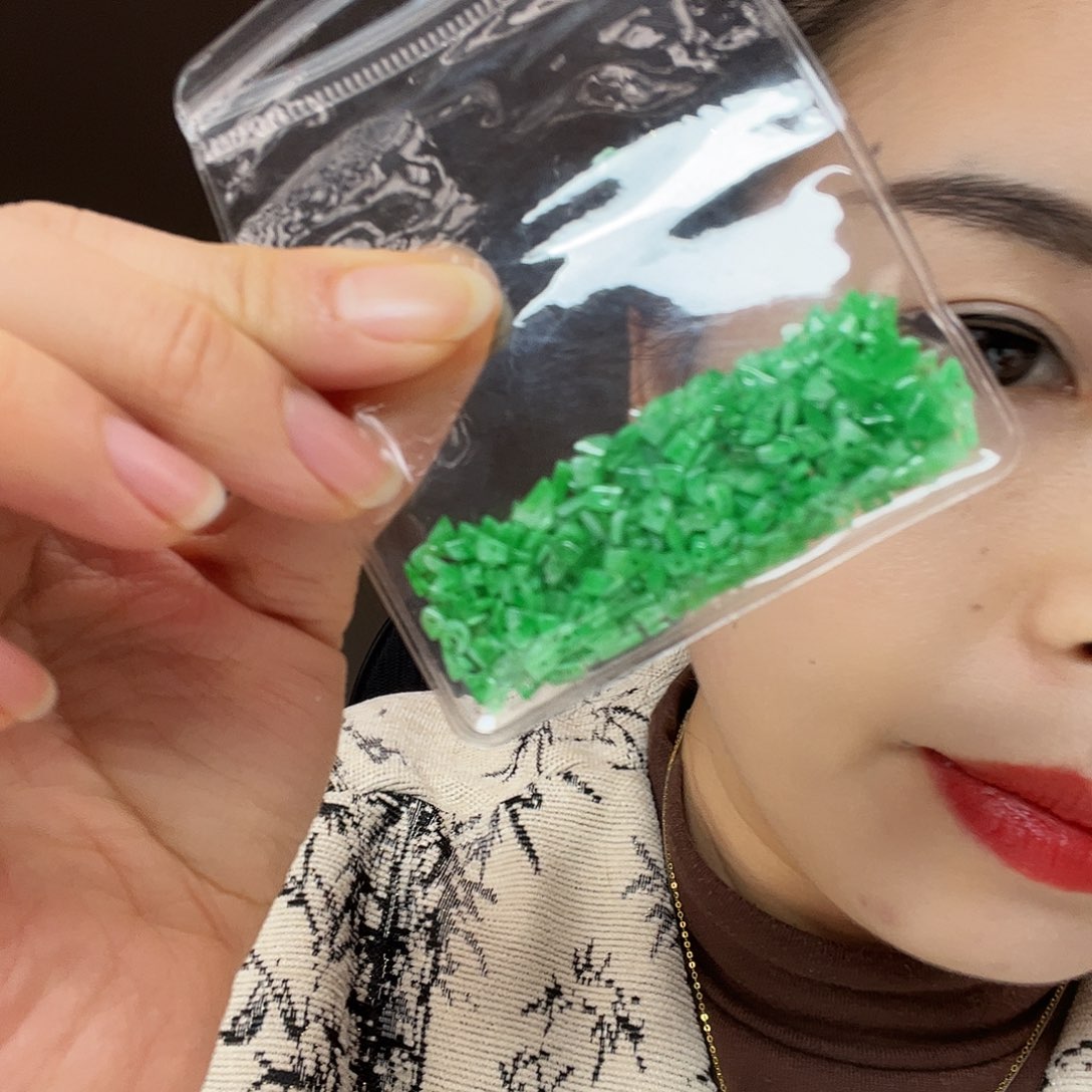 憨***憨翡翠银S925镶嵌耳饰天然翡翠12颗