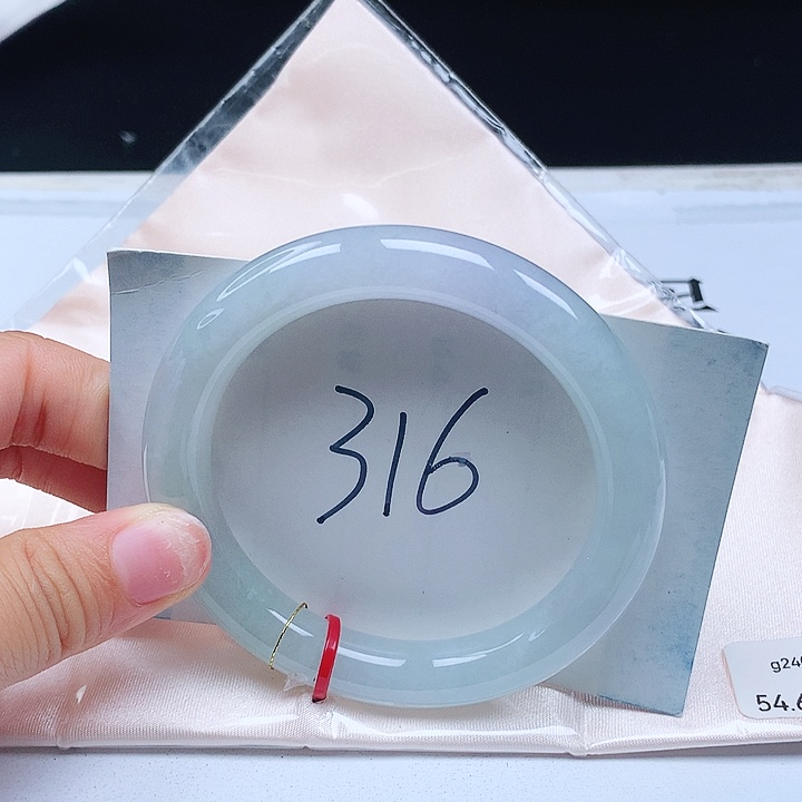 翡翠手镯未镶嵌54+圆条