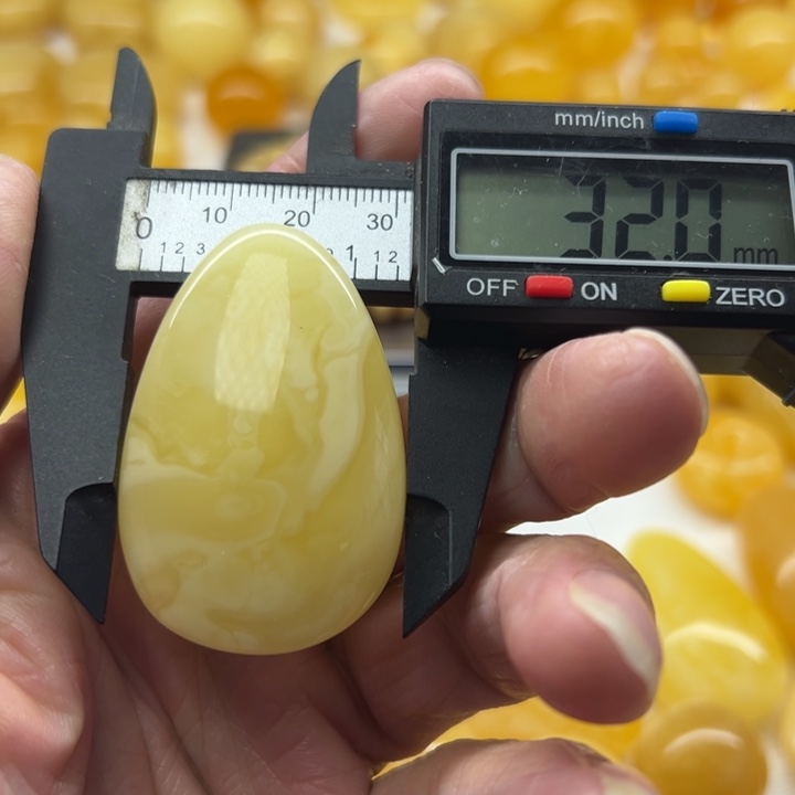 琥珀（矿物珀）未镶嵌裸石