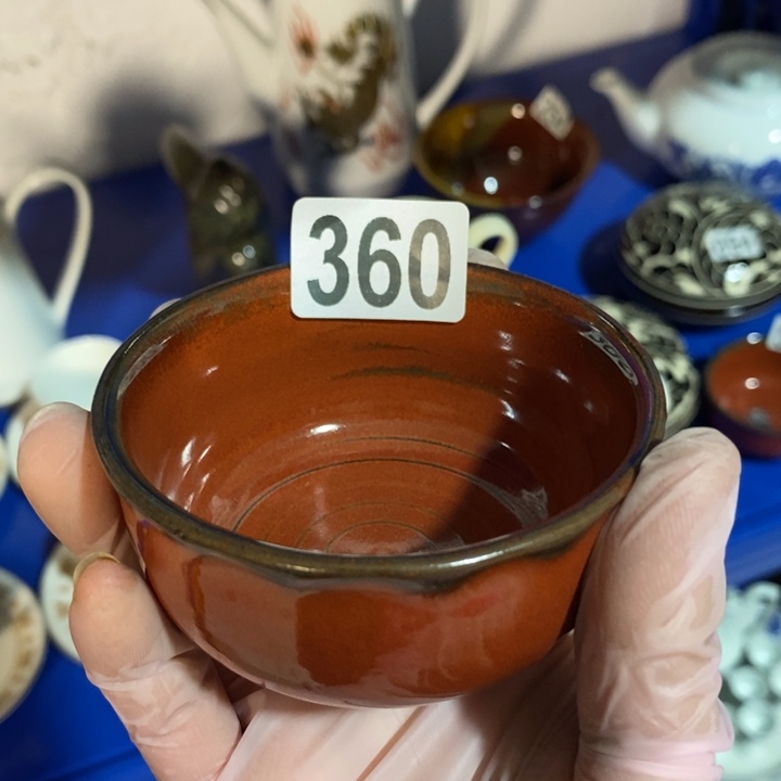 老***夏瓷片铁红釉花口盏