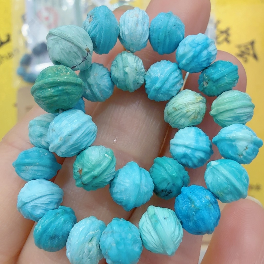 绿松石未镶嵌珠宝奇石