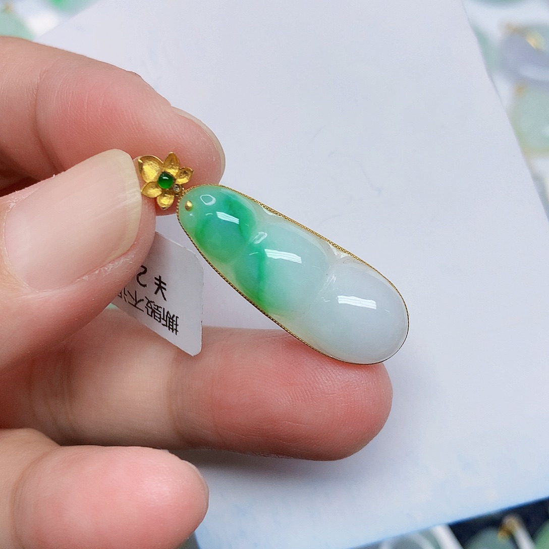 翡翠18K金镶嵌颈饰367884