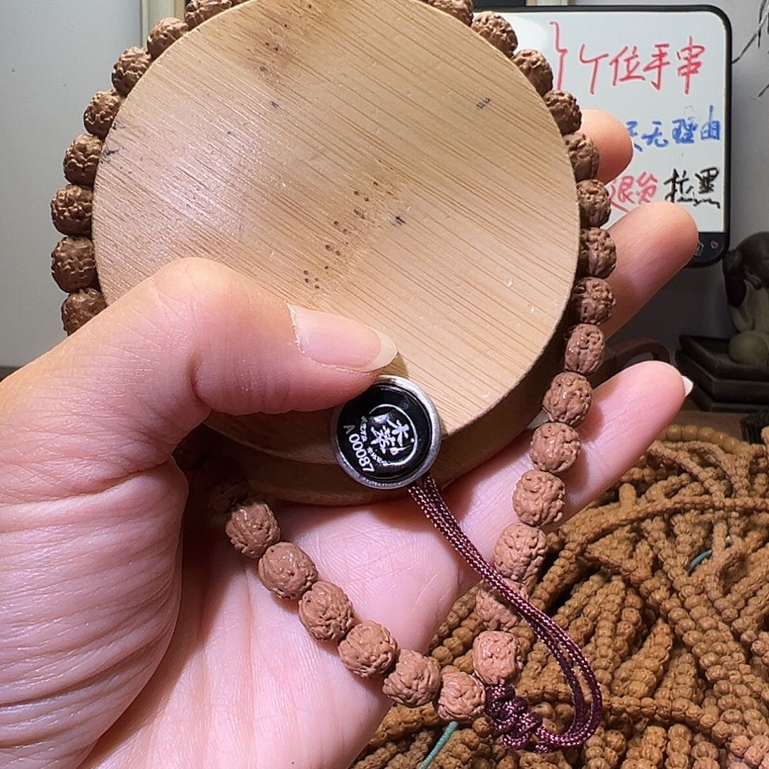 阿***杜金刚菩提手串大长腿佛手手持7MM
