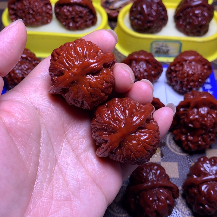 文玩核桃吊坠白狮子39尺