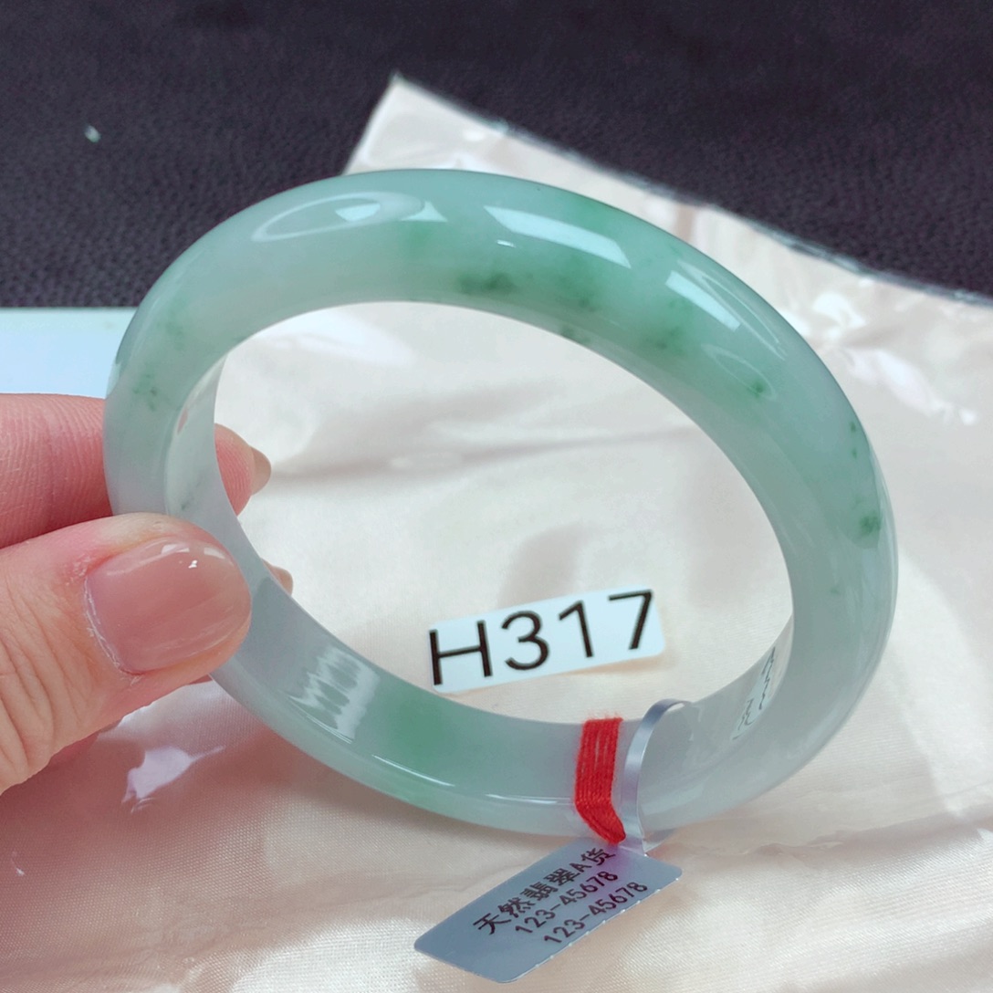 翡翠手镯未镶嵌手镯88