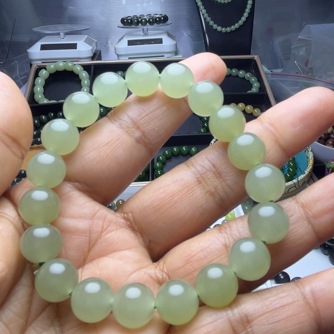 和田玉未镶嵌手串