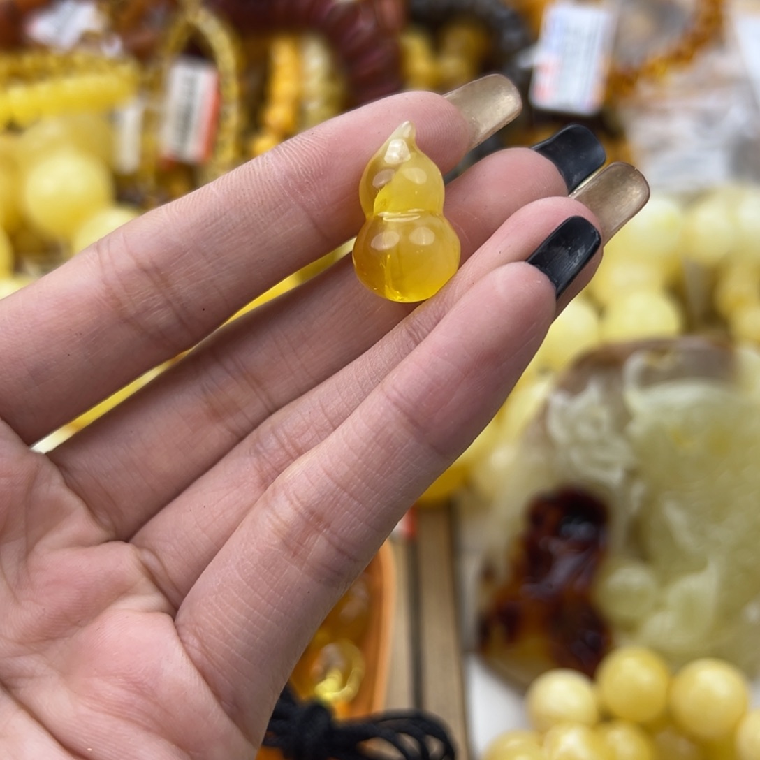 琥珀珠宝奇石未镶嵌