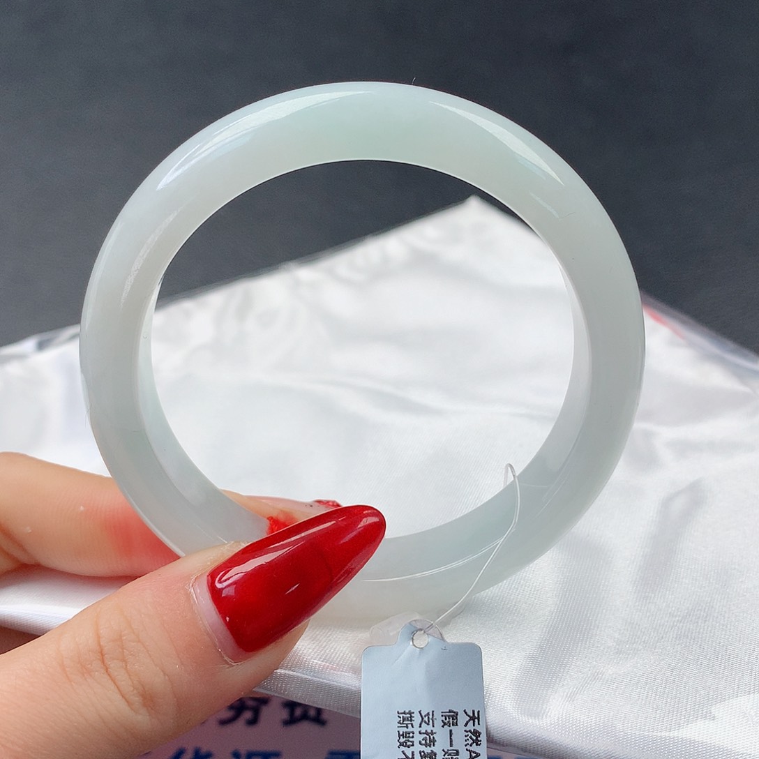 翡翠手镯未镶嵌0052正55