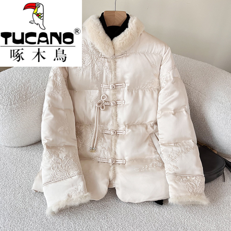 啄木鸟2024冬季新中式刺绣盘扣水貂毛立领白鸭羽绒服女短款高端外