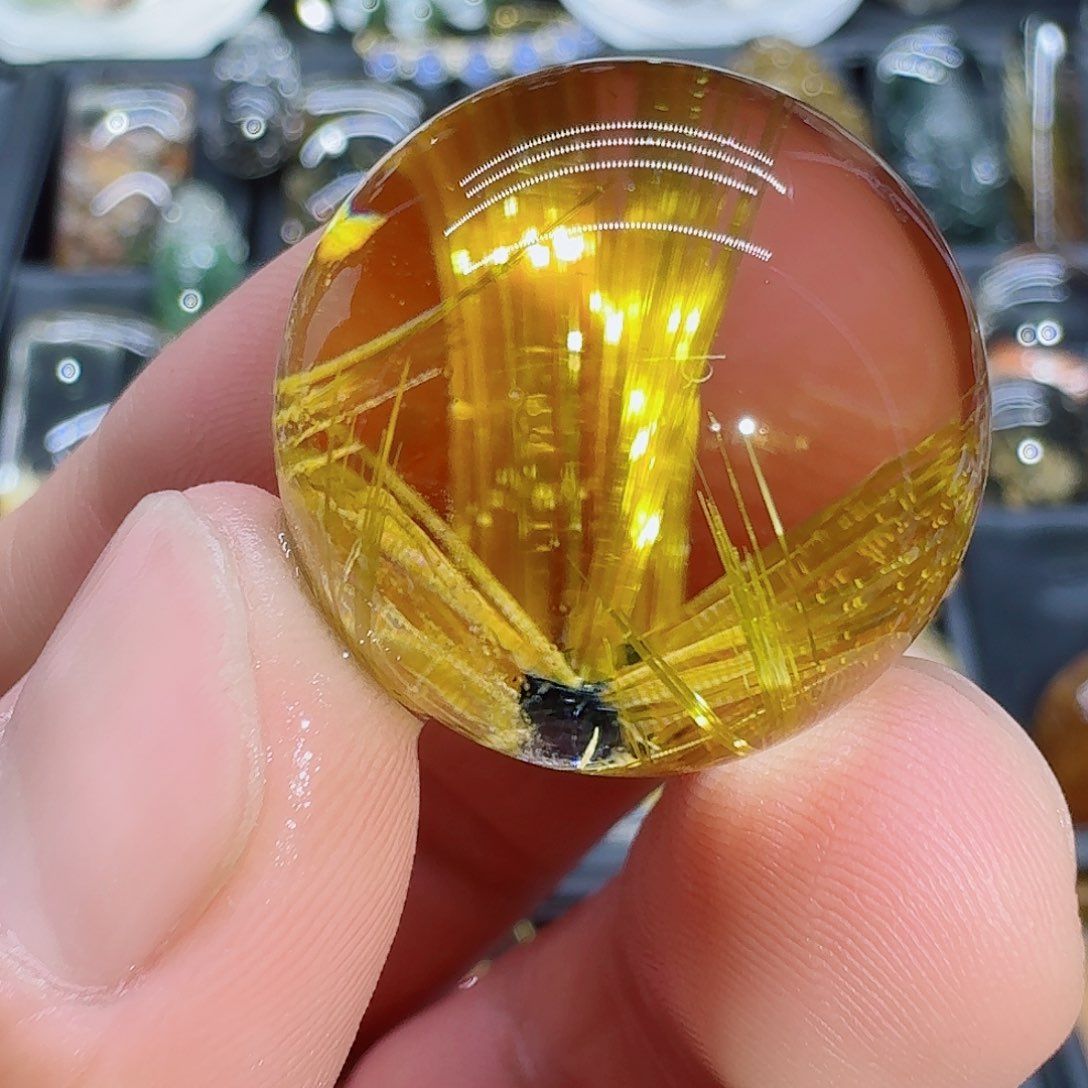 裸石……未镶嵌水晶在****馊