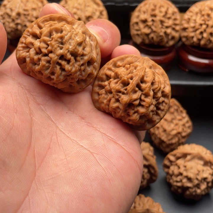 老***王文玩核桃吊坠38尺寸