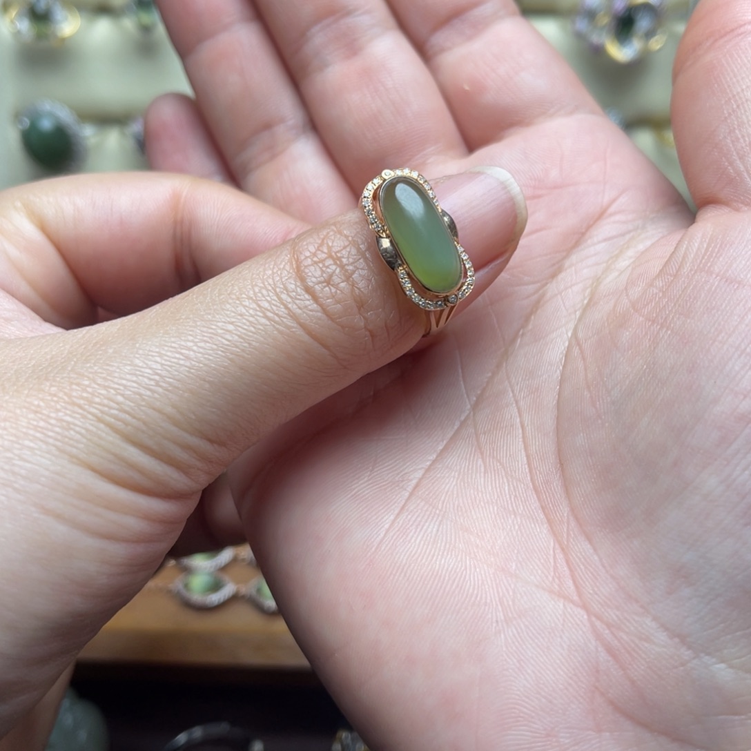 和田玉（碧玉）18K金镶嵌戒指