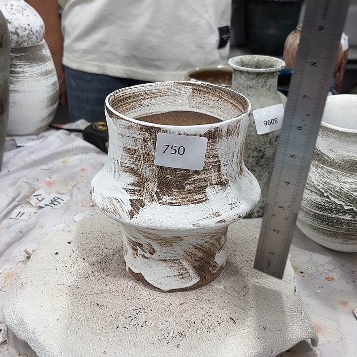 摆件高17，口11，无孔750