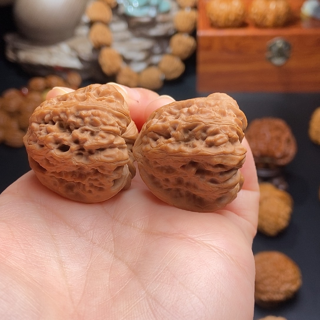 文玩核桃吊坠36尺全品蟾形平谷凹底