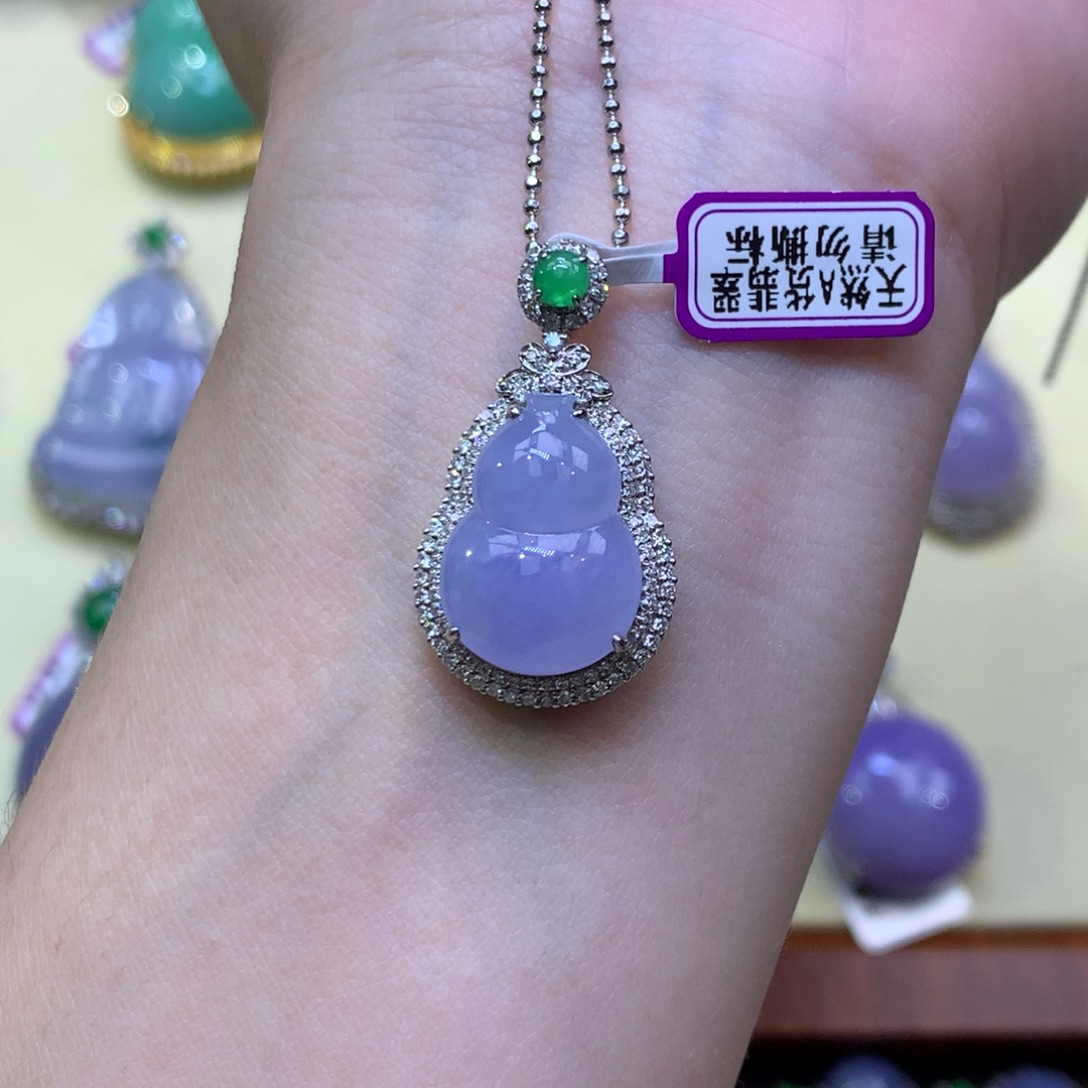 ****a翡翠18K金镶嵌颈饰