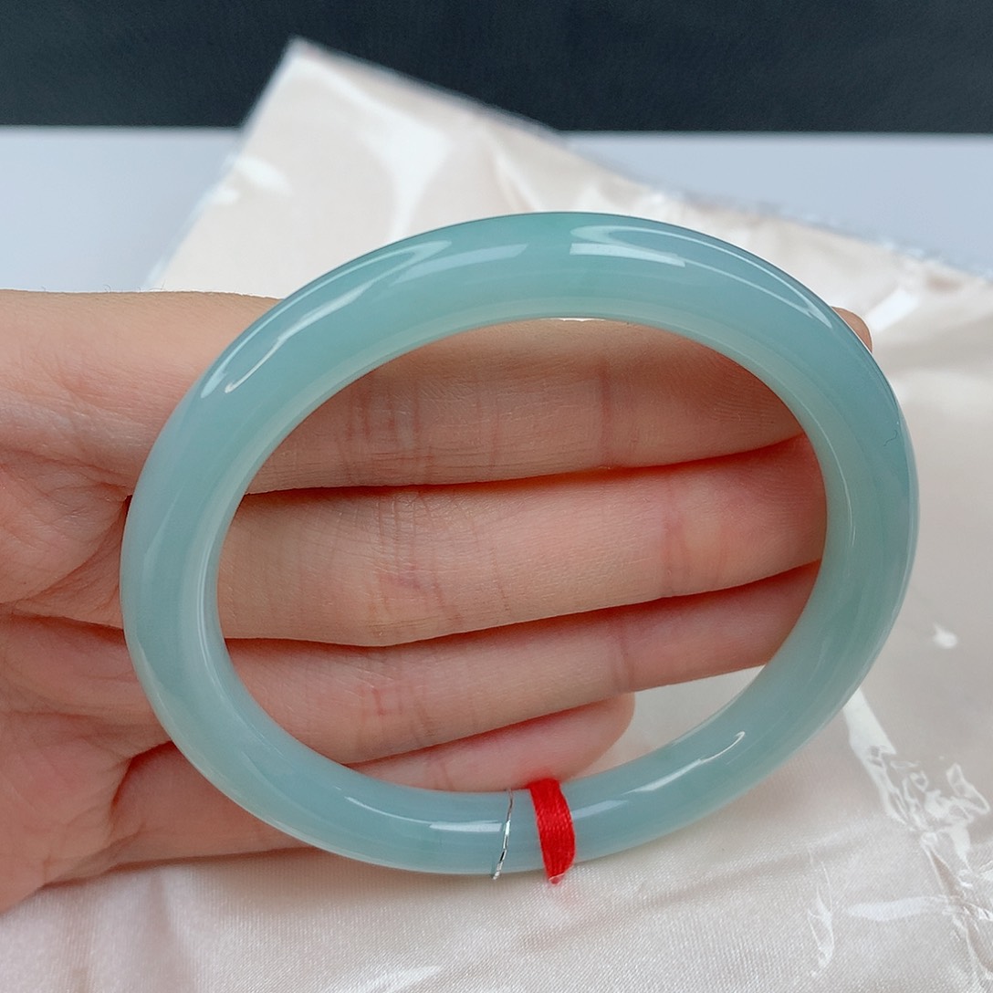 翡翠手镯未镶嵌55.5美人条满蓝调细腻完整