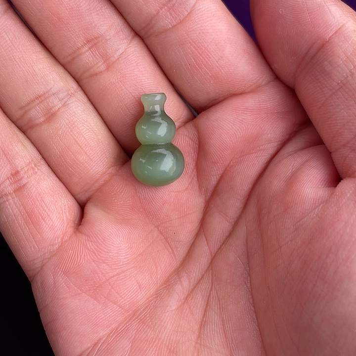 小***芸未镶嵌和田玉耳饰碧玉猫眼小葫芦