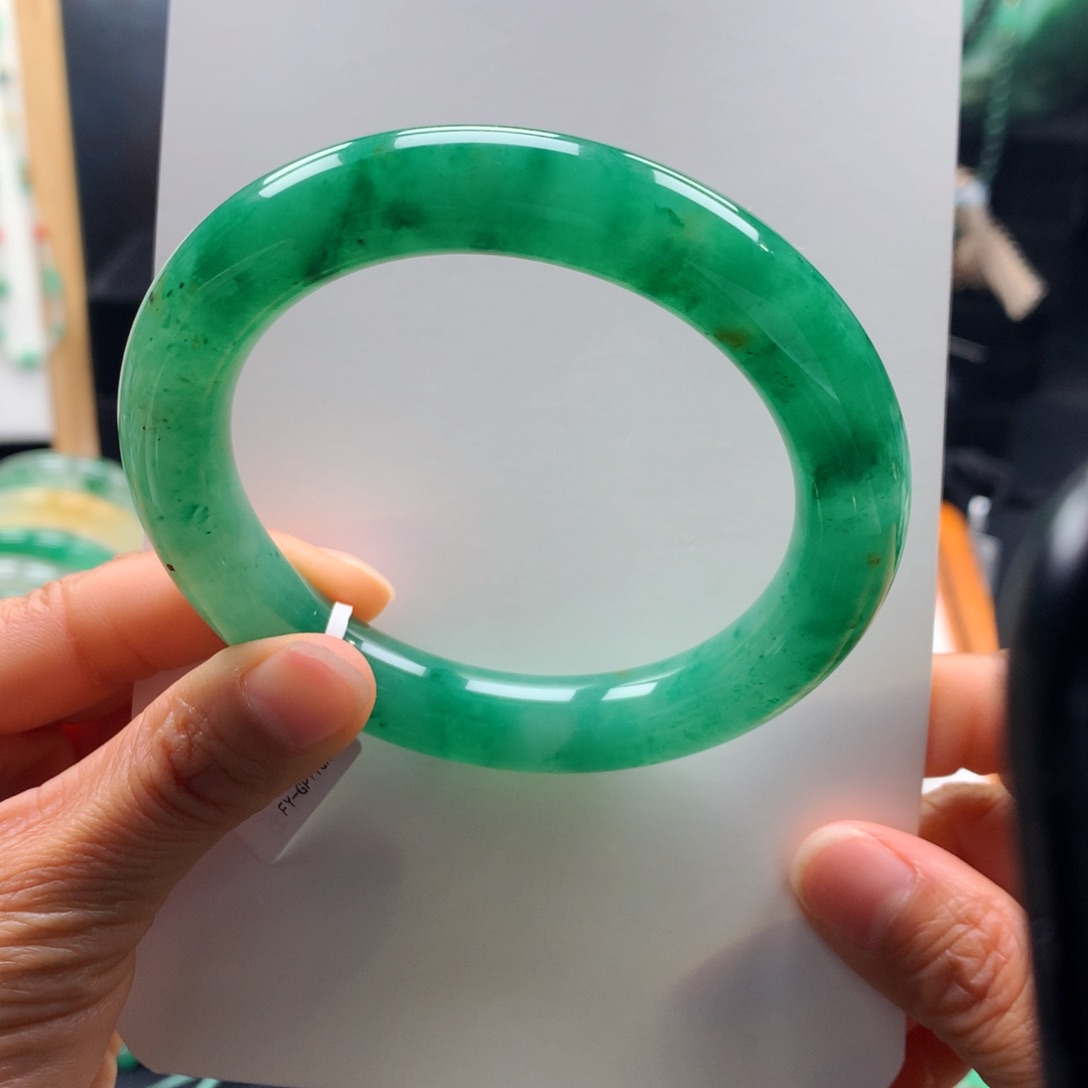 未镶嵌手镯石英质玉