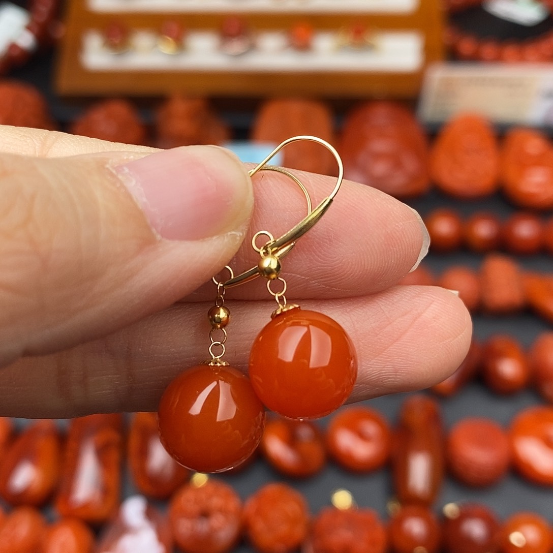 南红玛瑙四川凉山耳环18K金镶嵌