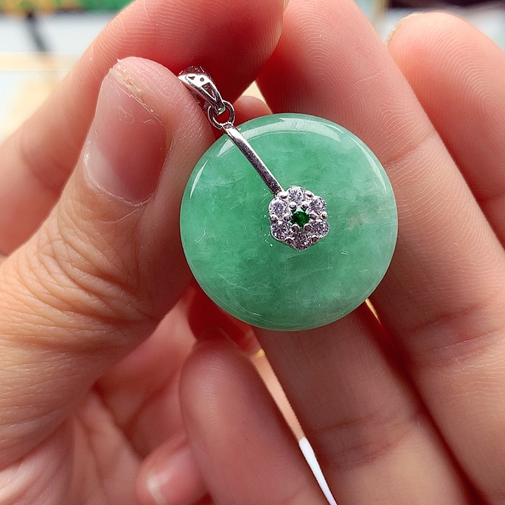 翡翠颈饰银S925镶嵌翡翠