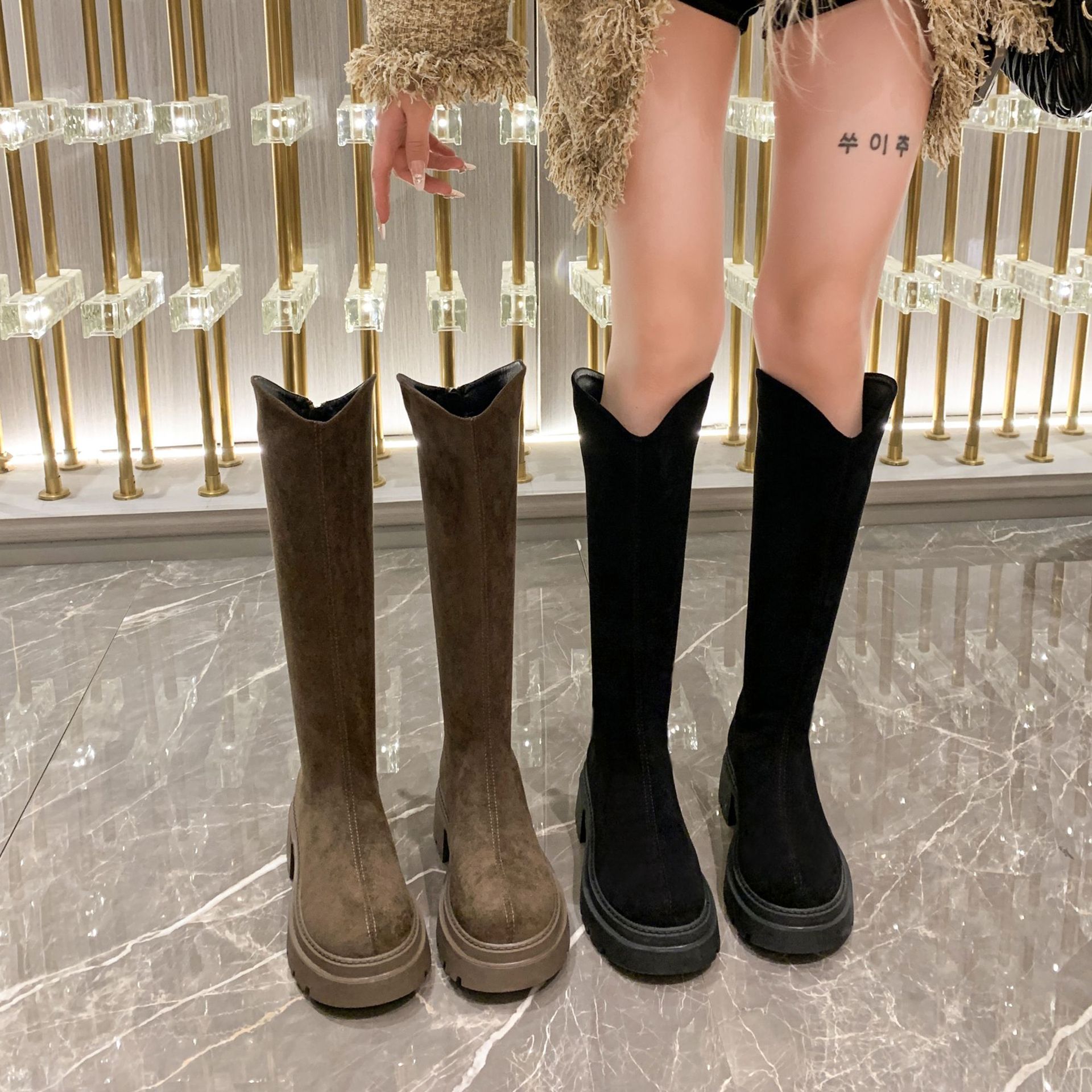 2024新款加肥女靴秋冬厚底绒面骑士靴大码长筒靴靴子女长筒靴腿粗