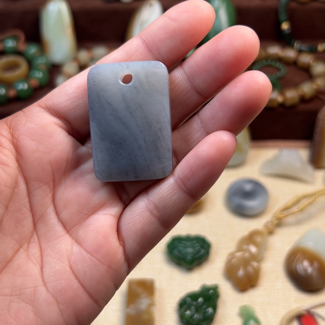 和田玉未镶嵌颈饰