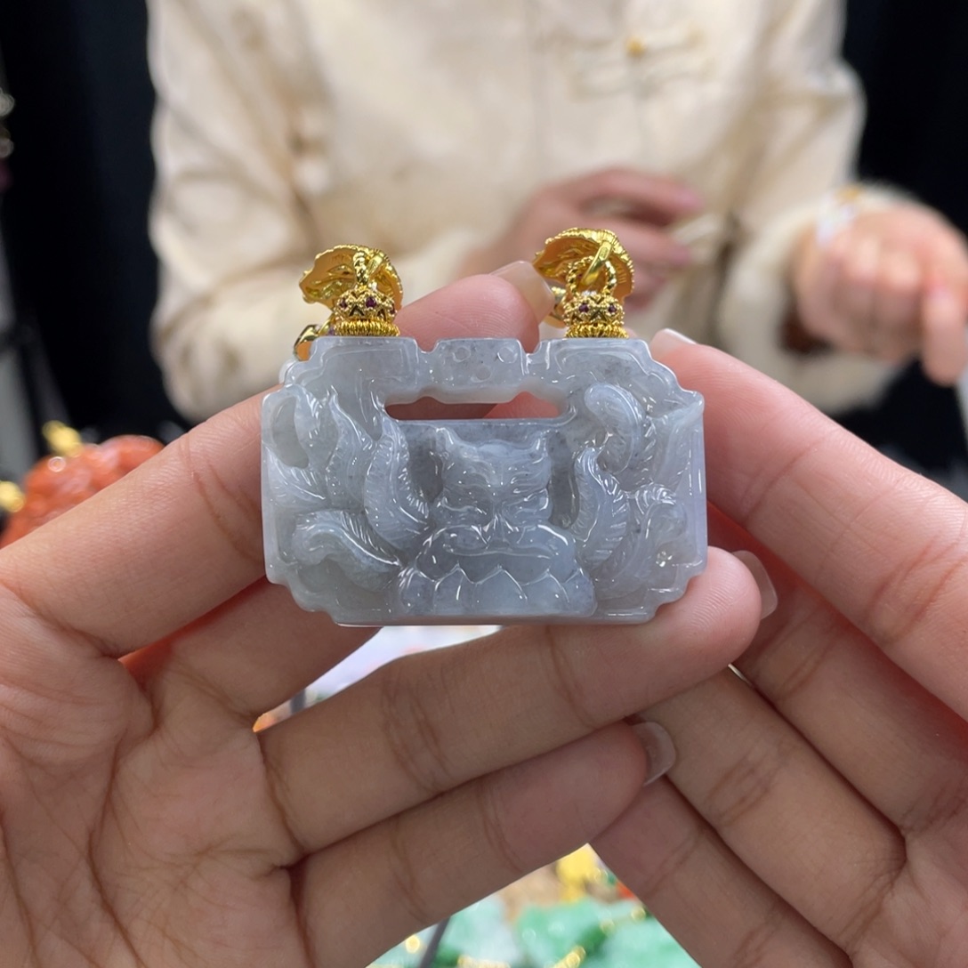 翡翠颈饰未镶嵌代编织