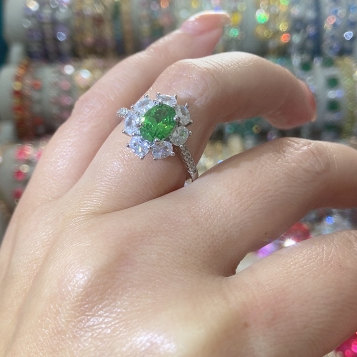 66锆石（处理）戒指