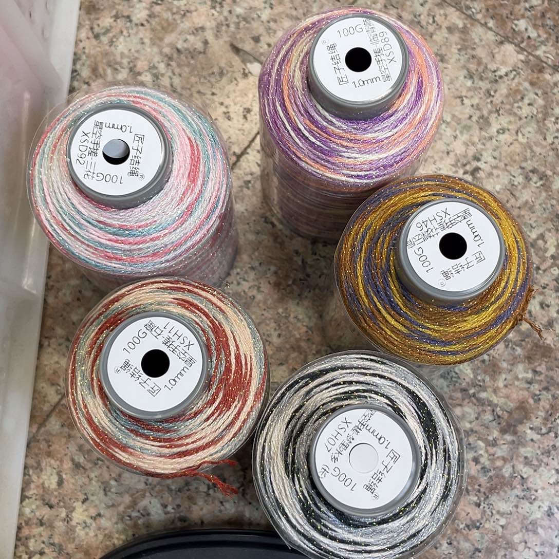 羊***秋聚酯纤维1.0mm100克手搓三花临清狮石窟花蝶梦里