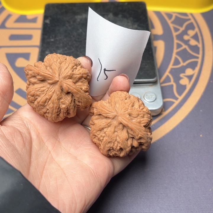 文玩核桃把件46大出筋