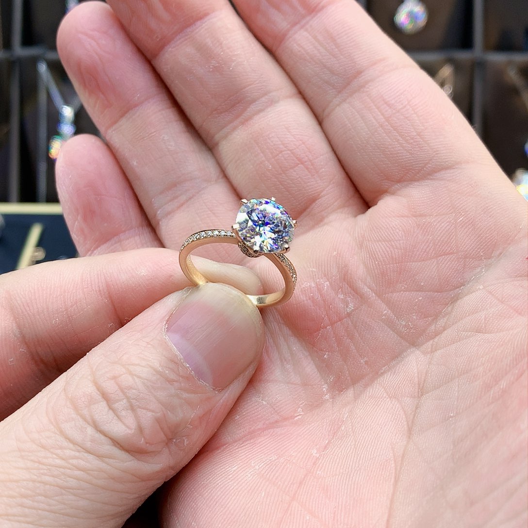 合成碳硅石（莫桑石）戒指/指环18K金镶嵌꧁****꧂