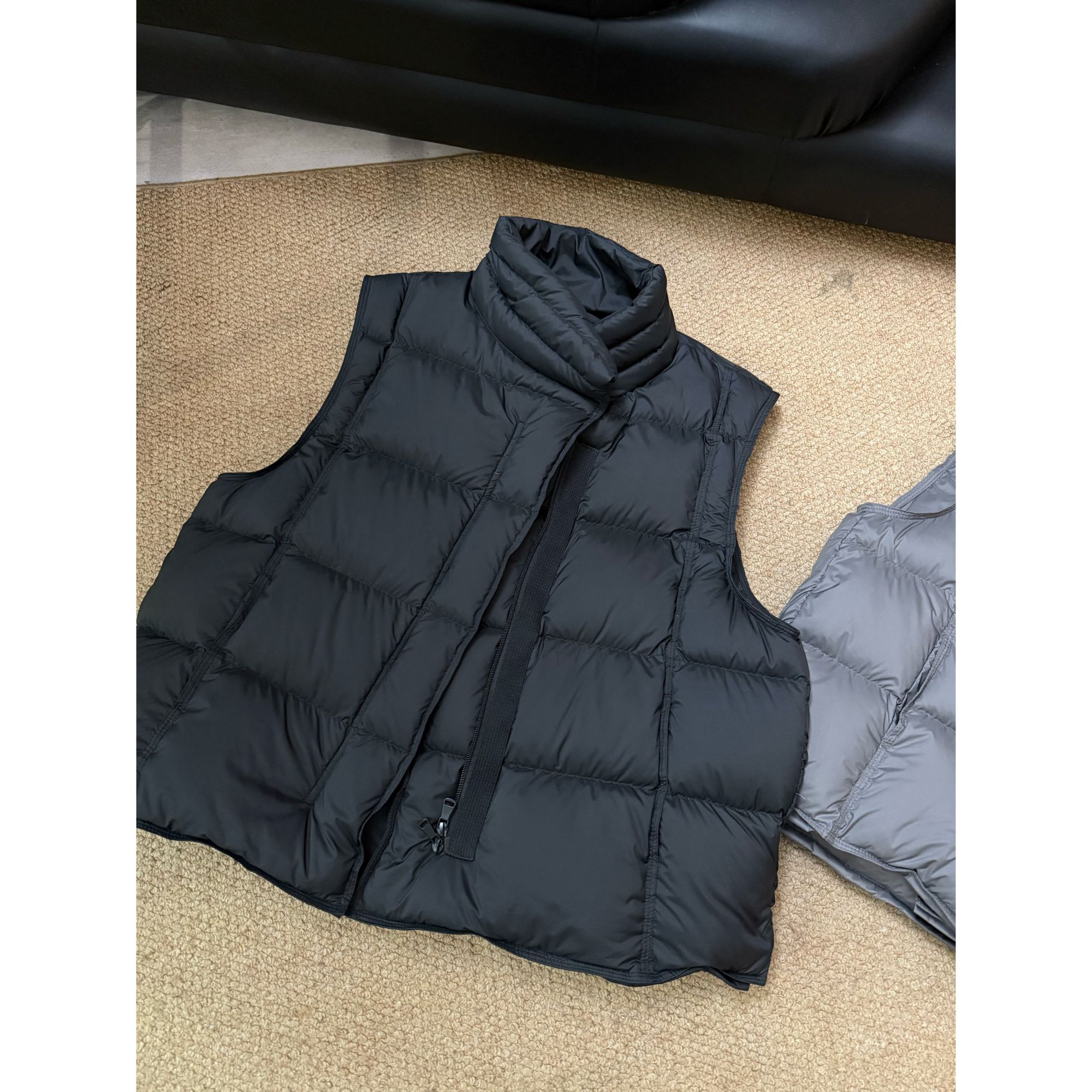 2025冬款新品【设计师款  立领斜襟羽绒马甲】