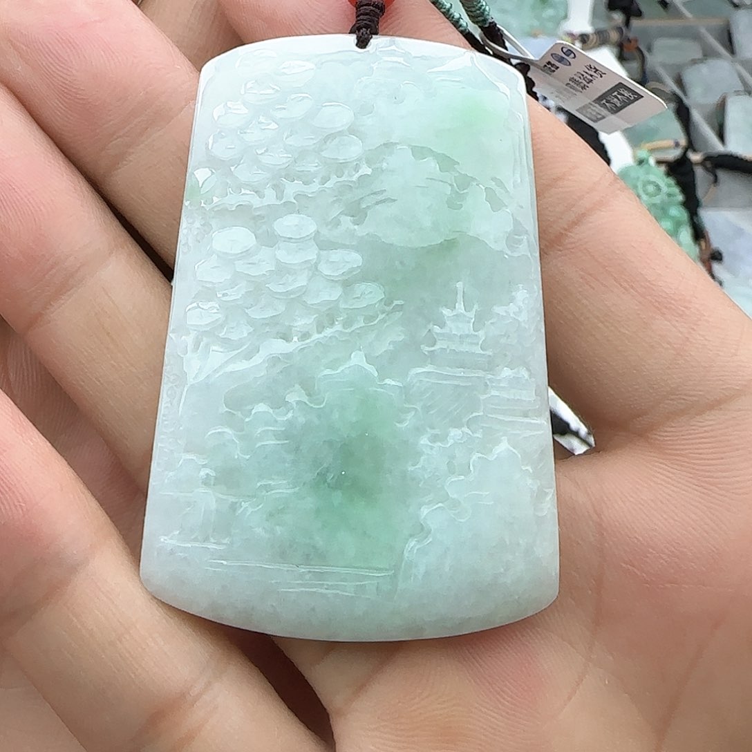 翡翠颈饰未镶嵌翡翠