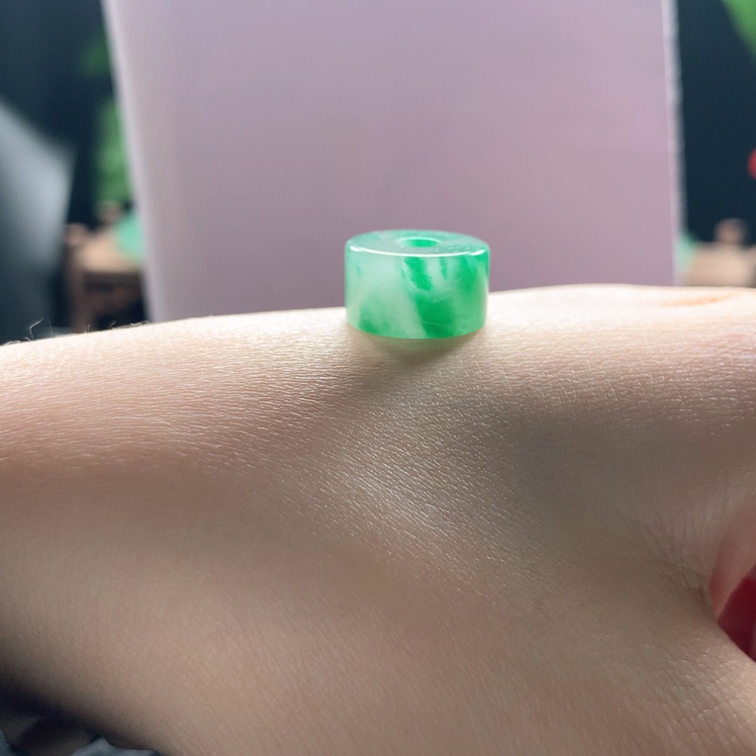 石英质玉吊坠未镶嵌