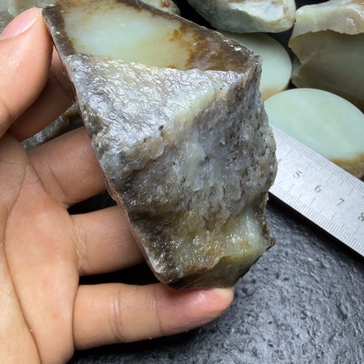 一***刻和田玉（糖玉）未镶嵌珠宝奇石