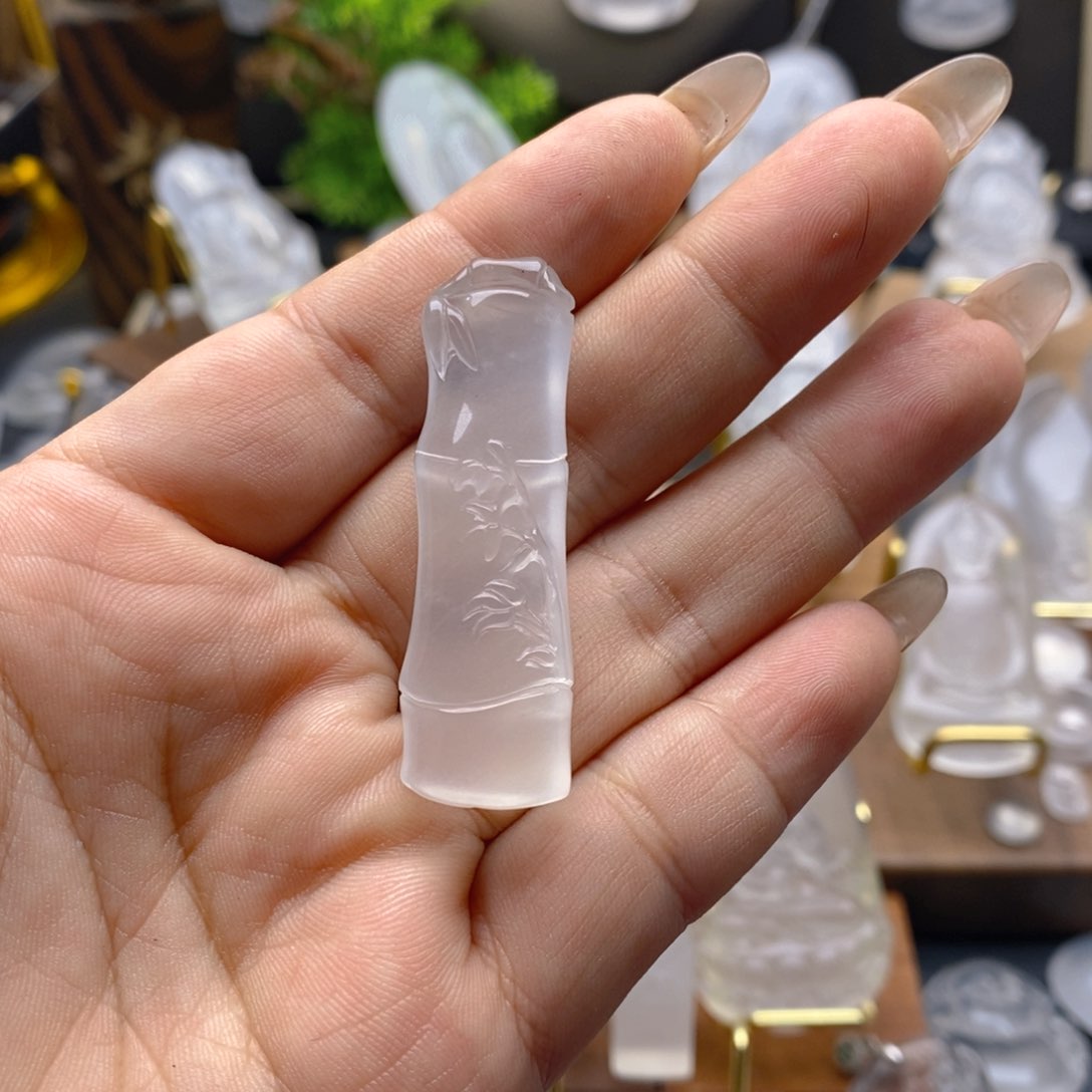 石英质玉颈饰未镶嵌同**苦