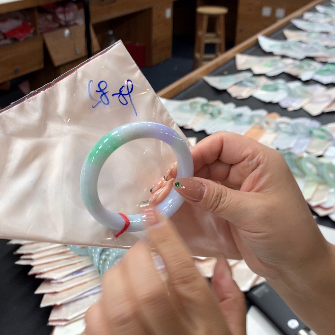 未镶嵌手镯翡翠48小时鉴赏