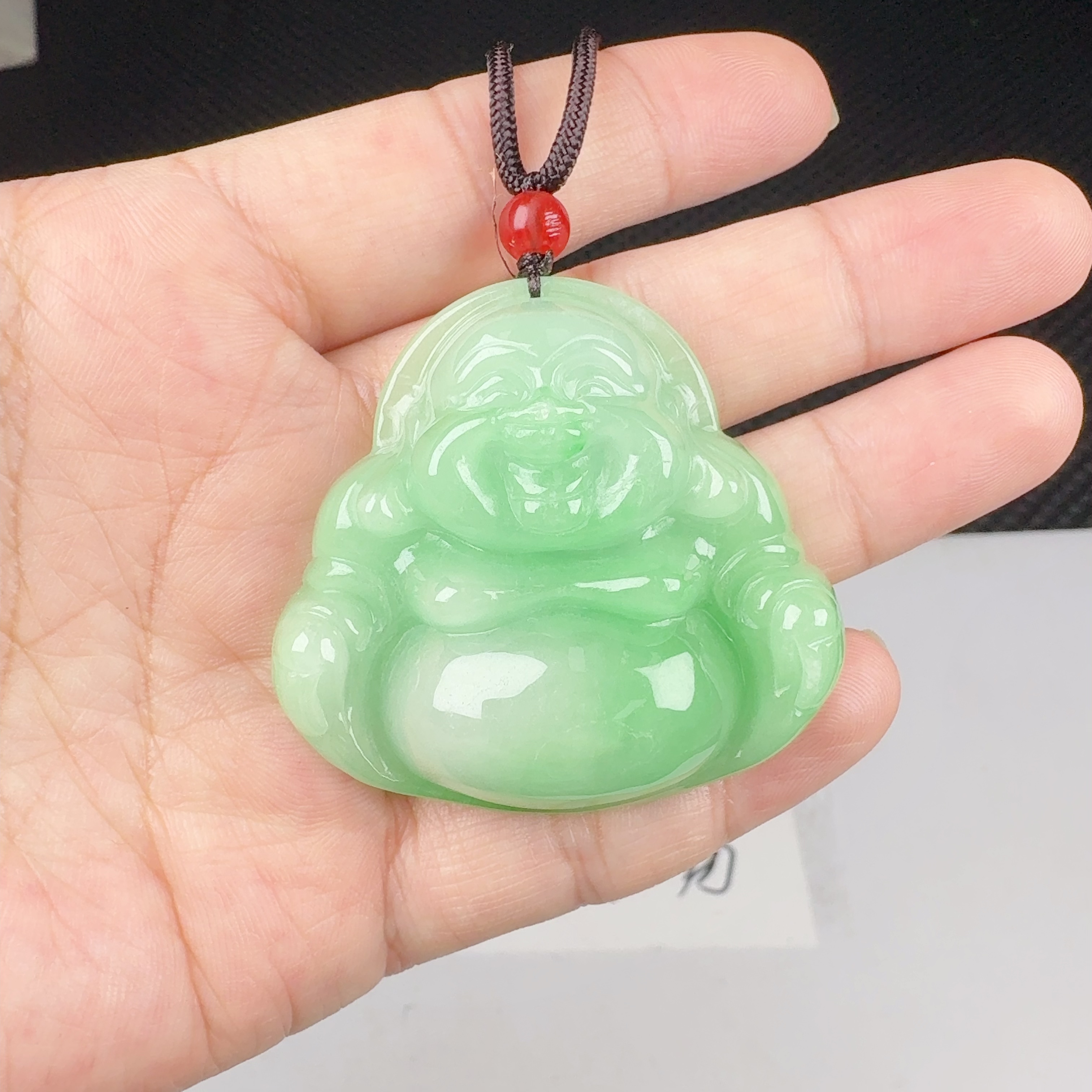 z280飘绿厚佛公气质精美吊坠