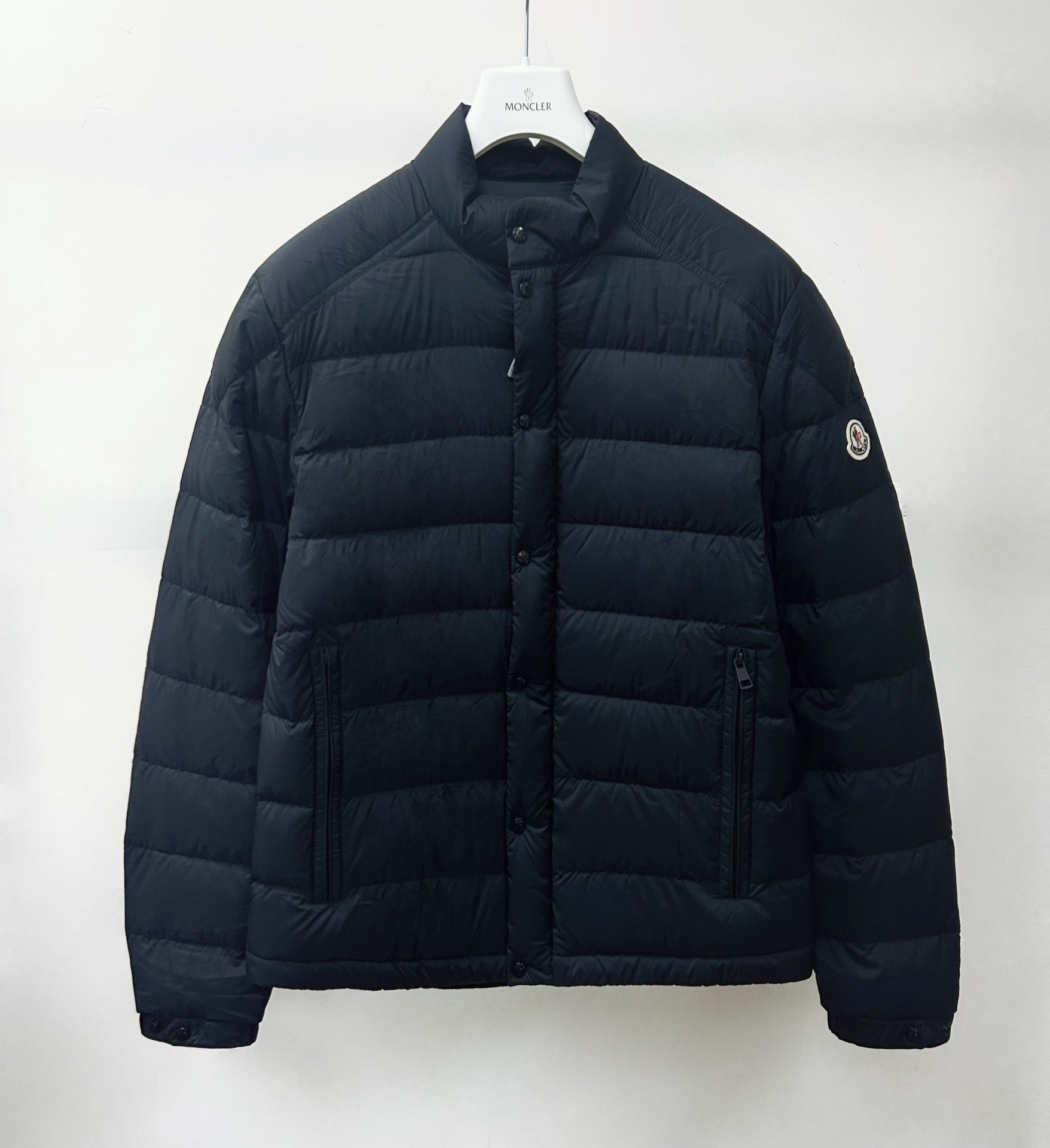 全新未使用 MONCLER SELVES立领黑色潮流时尚小LOGO羽绒服1A00023