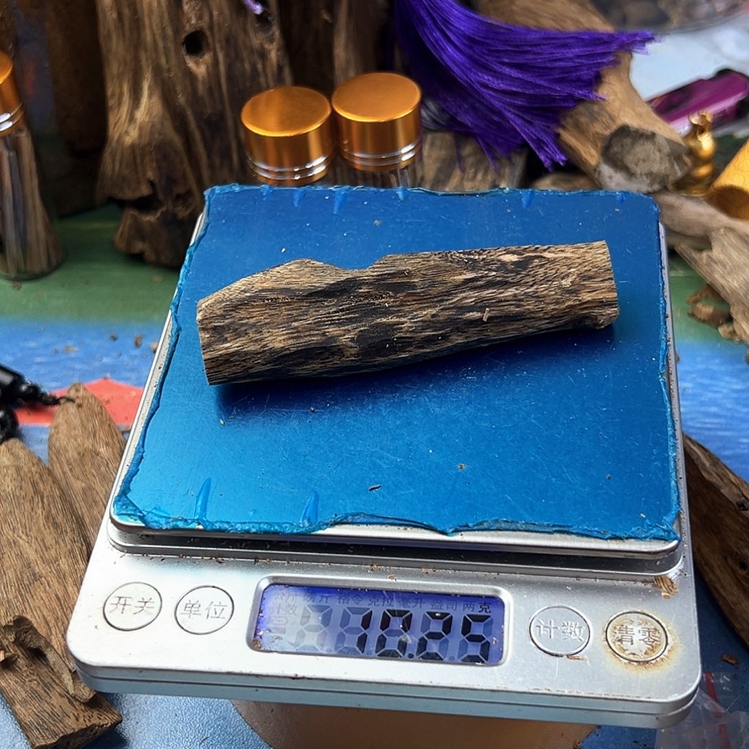 香料绿奇楠虫漏白棋10克