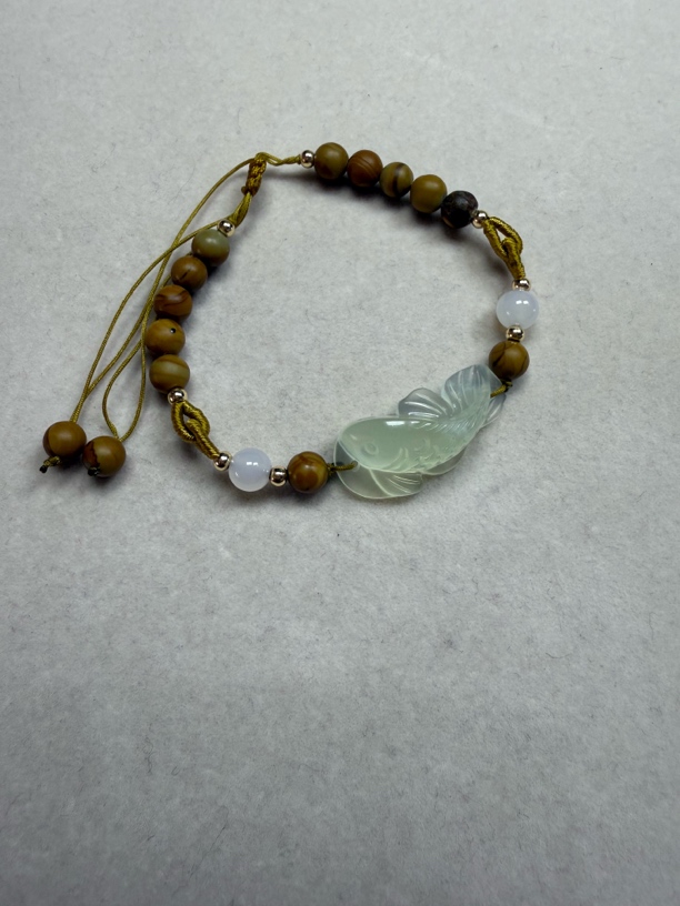 岫玉手串年年有余