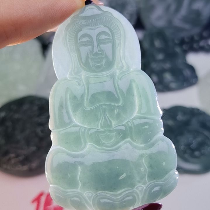 翡翠颈饰未镶嵌天然的A货翡翠多样性发货