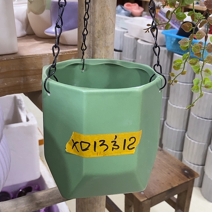 陶瓷花盆有孔 瑕疵介意勿拍 发四个盆