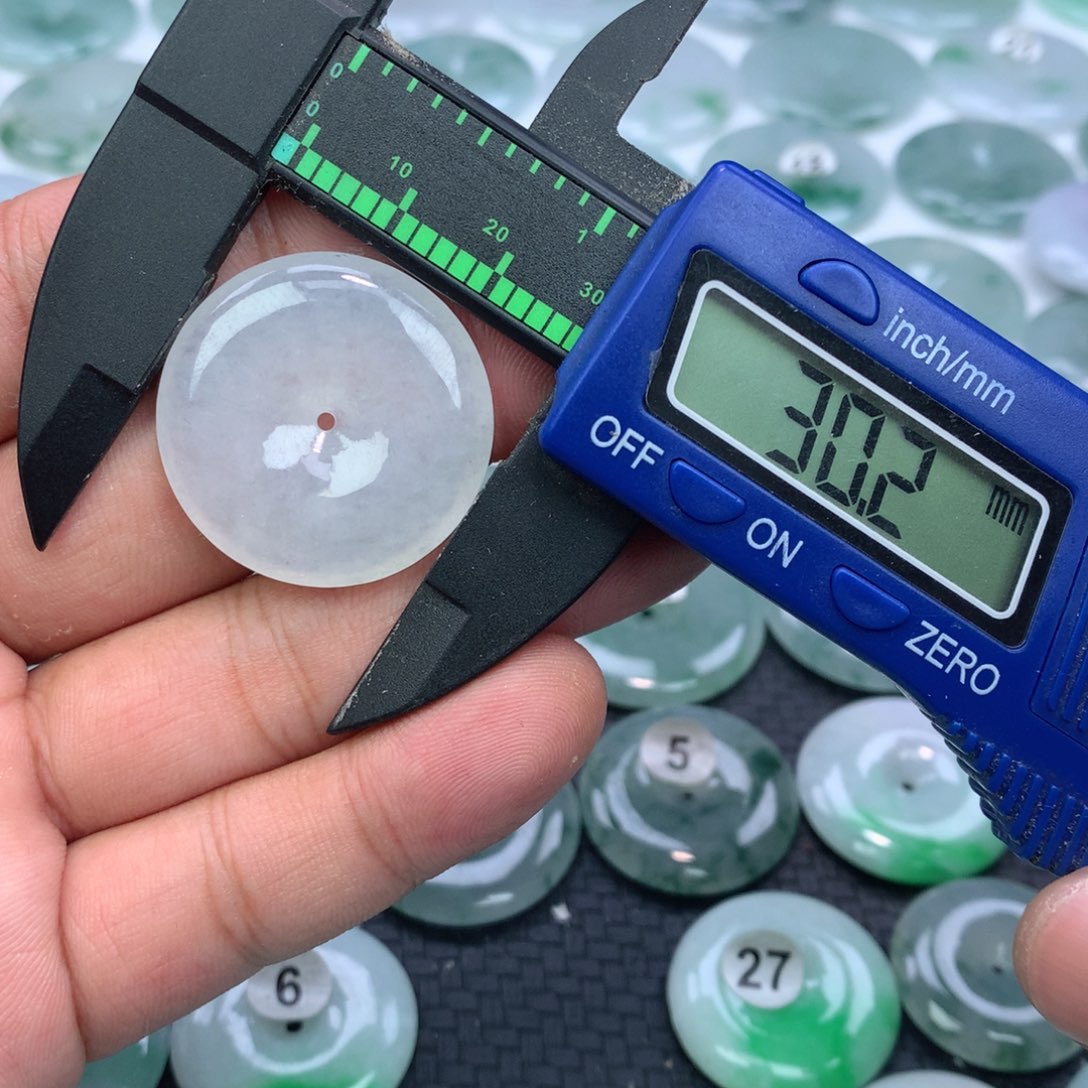 翡翠未镶嵌颈饰缅甸天然A货翡翠