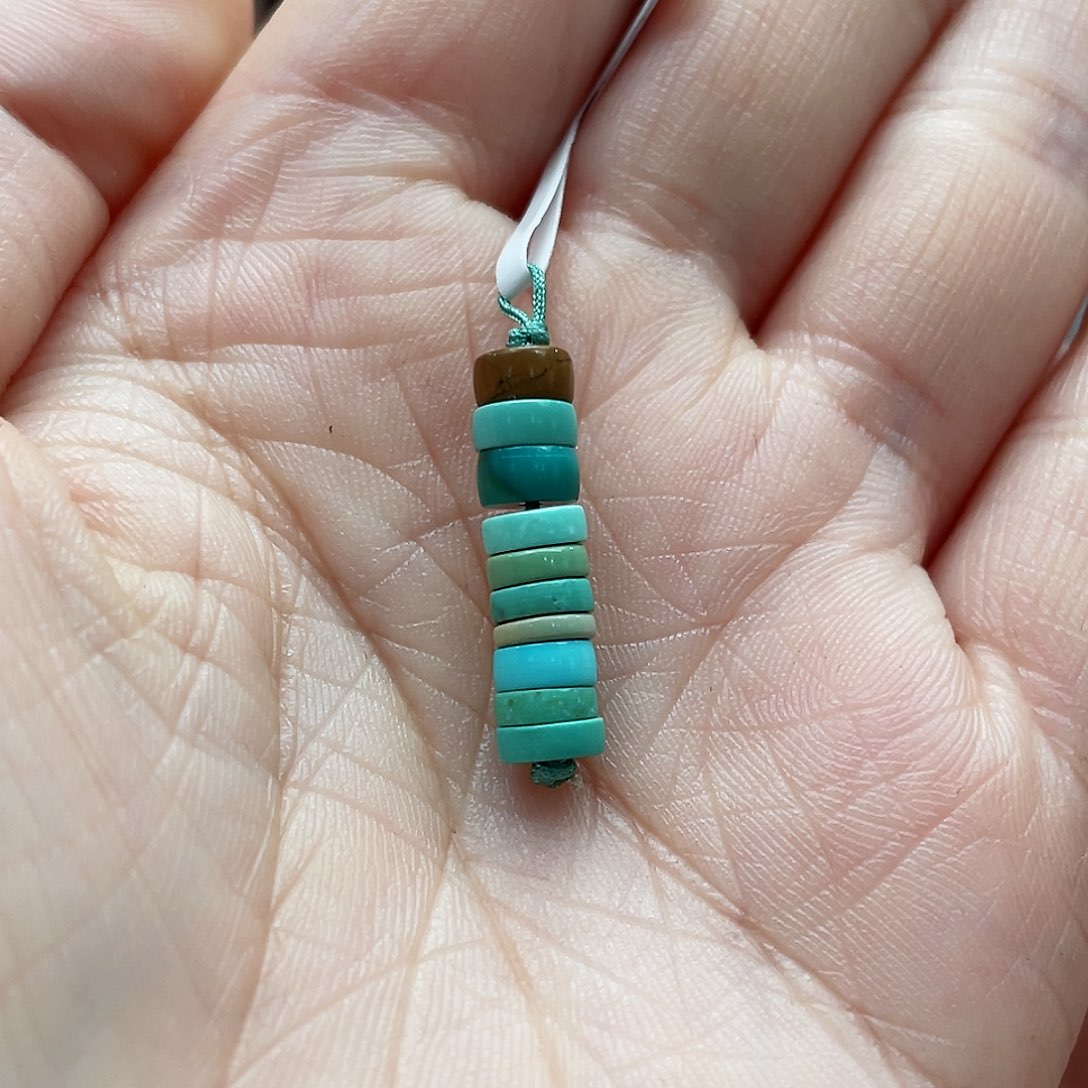 绿松石颈饰未镶嵌